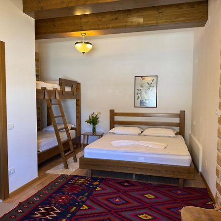 Ana Rest House Hostel Berat Buitenkant foto