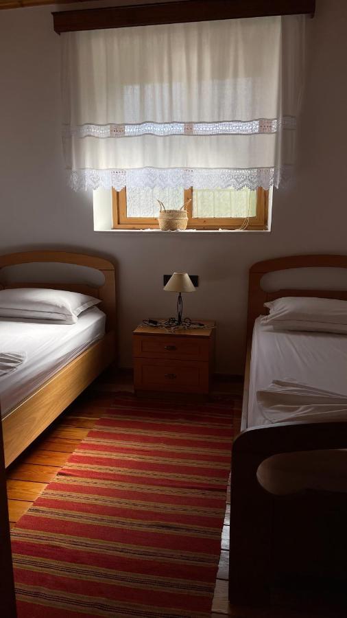 Ana Rest House Hostel Berat Buitenkant foto
