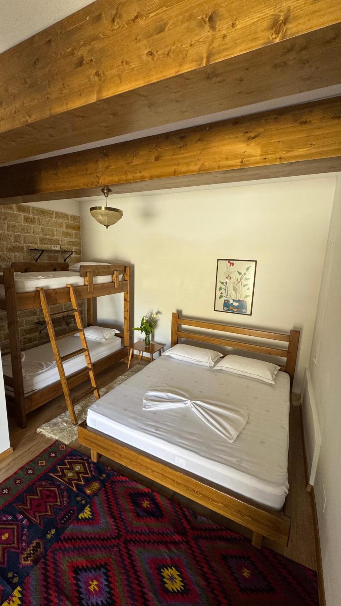Ana Rest House Hostel Berat Buitenkant foto